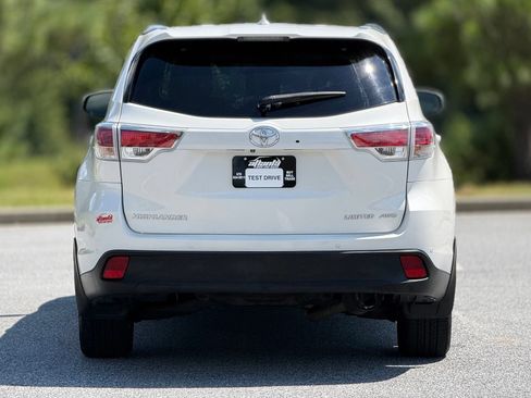 Used 2015 Toyota Highlander Limited Platinum AWD/4WD image 6