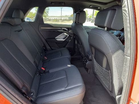 Used 2025 Audi Q3 2.0T Premium image 38