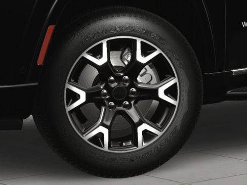 New 2025 Jeep Wagoneer Series III w/ Rear Seat Video Group 1 image 11