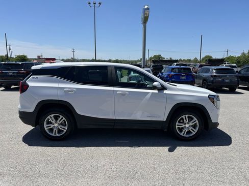 Used 2023 GMC Terrain SLE FWD image 4