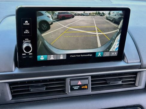 Used 2025 Honda Pilot EX-L image 12
