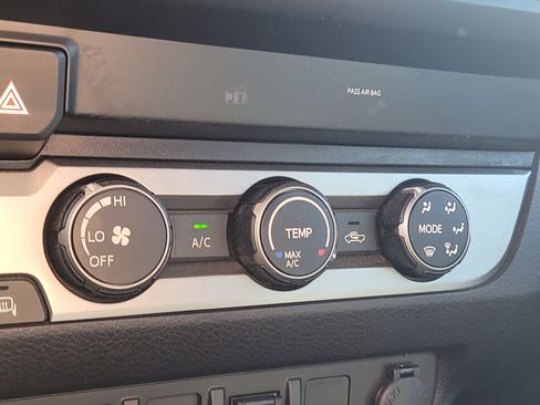 Used 2021 Toyota Tacoma SR w/ SR Convenience Package image 23