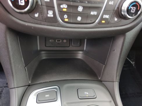 Used 2024 Chevrolet Equinox LT AWD/4WD image 22