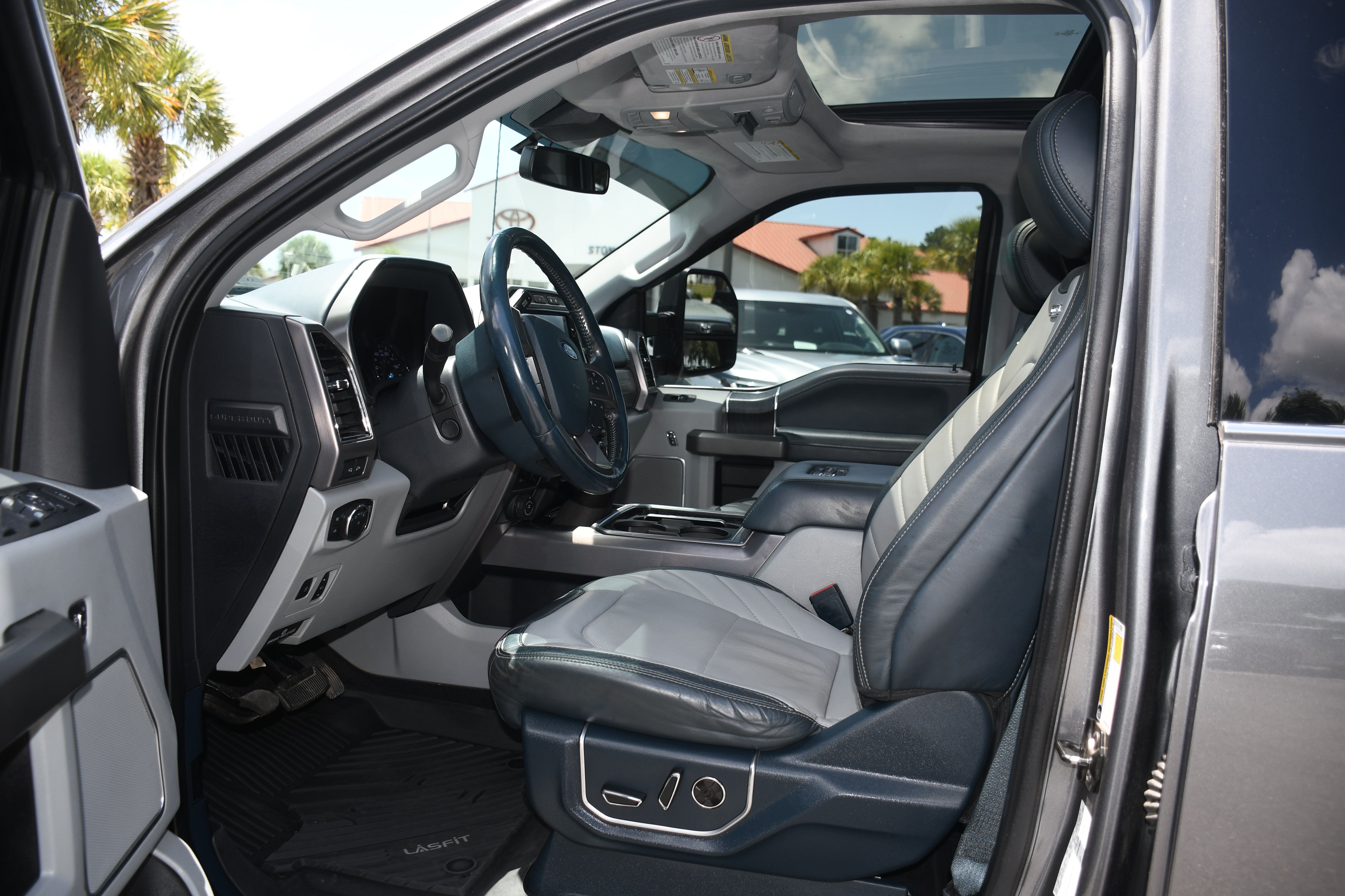 Used 2022 Ford F350 Limited w/ Snow Plow Prep Package AWD/4WD image 8