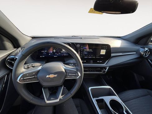 Used 2025 Chevrolet Equinox LT image 10