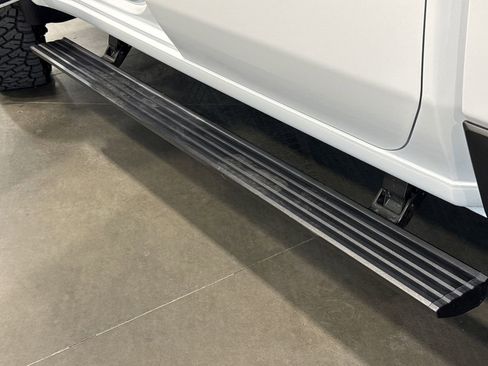 Used 2025 GMC Sierra 3500 AT4 w/ AT4 Premium Plus Package image 21