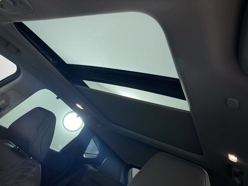 Used 2025 Nissan Murano Platinum w/ Cargo Package AWD/4WD image 11