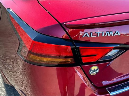 Used 2023 Nissan Altima 2.5 SR w/ SR Premium Package image 32