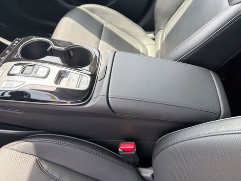 Used 2024 Hyundai Tucson Limited AWD/4WD image 25