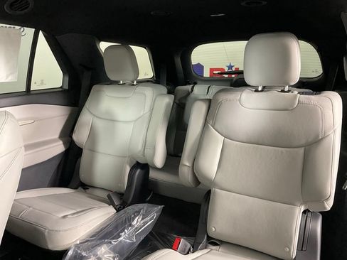 New 2027 Ford Explorer Active w/ Active Comfort Package RWD image 16