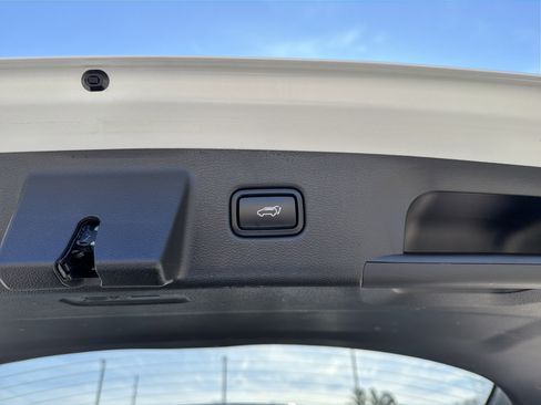 Used 2022 Kia Telluride SX w/ SX Prestige Package image 20