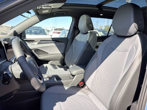 New 2026 Volkswagen Tiguan SE R-Line FWD image 12