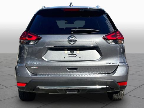 Used 2018 Nissan Rogue SV AWD/4WD image 5