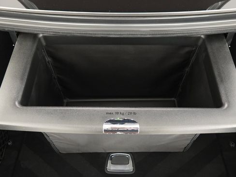 Used 2017 Mercedes-Benz S 550 Sedan w/ Sport Package w/ Sport Package image 79