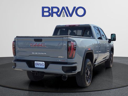 Used 2025 GMC Sierra 2500 AT4 w/ AT4 Premium Plus Package AWD/4WD image 4