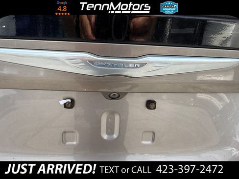 Used 2017 Chrysler Pacifica Touring FWD image 13