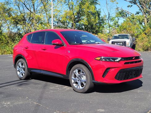 Used 2024 Dodge Hornet R/T AWD/4WD image 32