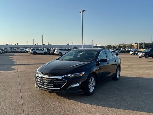 Used 2025 Chevrolet Malibu LT FWD image 9