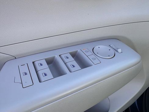 Used 2025 Hyundai Kona SEL image 15