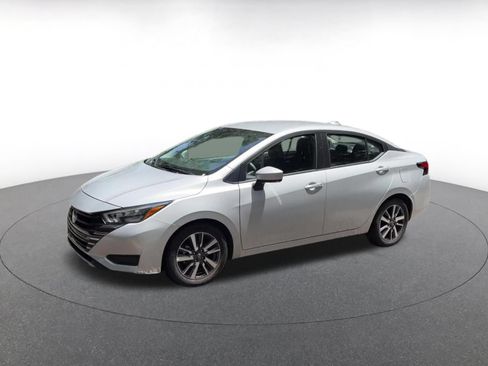Used 2025 Nissan Versa SV FWD image 6