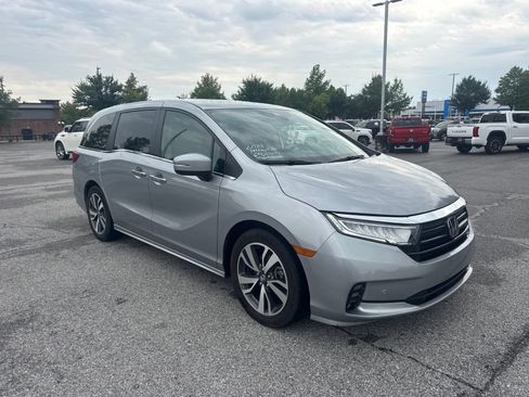 Used 2021 Honda Odyssey Touring image 3