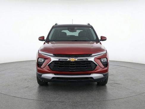 Used 2025 Chevrolet TrailBlazer LT FWD image 2
