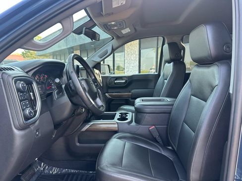 Used 2020 Chevrolet Silverado 1500 LT Trail Boss AWD/4WD image 2