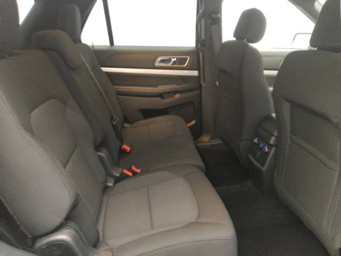 Used 2017 Ford Explorer XLT FWD image 19