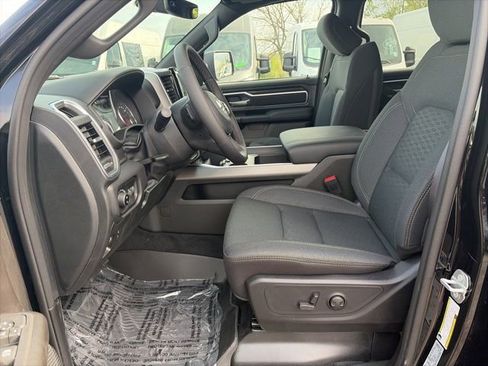 New 2026 RAM 1500 4x4 Crew Cab image 11