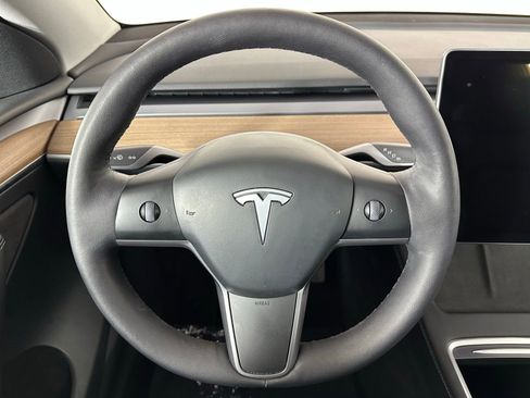 Used 2023 Tesla Model Y Long Range image 13