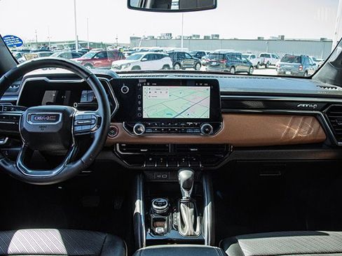 Used 2023 GMC Canyon AT4 w/ AT4 Premium Package image 5