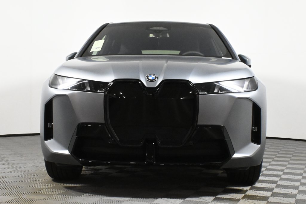 Certified 2026 BMW iX xDrive45 w/ M Sport Package AWD/4WD image 9