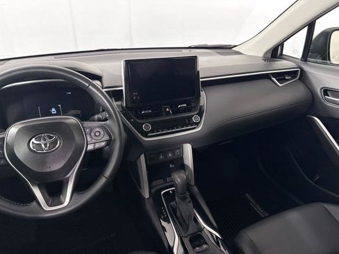 Certified 2025 Toyota Corolla Cross XLE AWD/4WD image 33