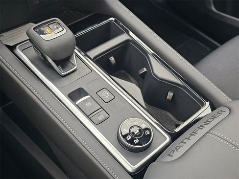 New 2025 Nissan Pathfinder SV w/ SV Premium Package image 18