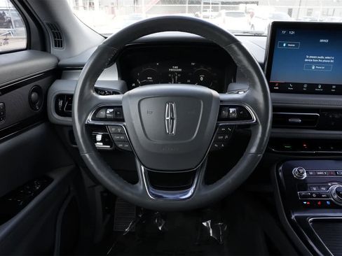 Used 2022 Lincoln Nautilus Reserve w/ Luxury Package image 9