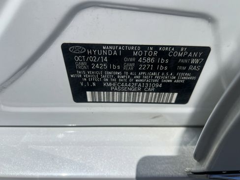 Used 2015 Hyundai Sonata Limited w/ Option Group 02 FWD image 12