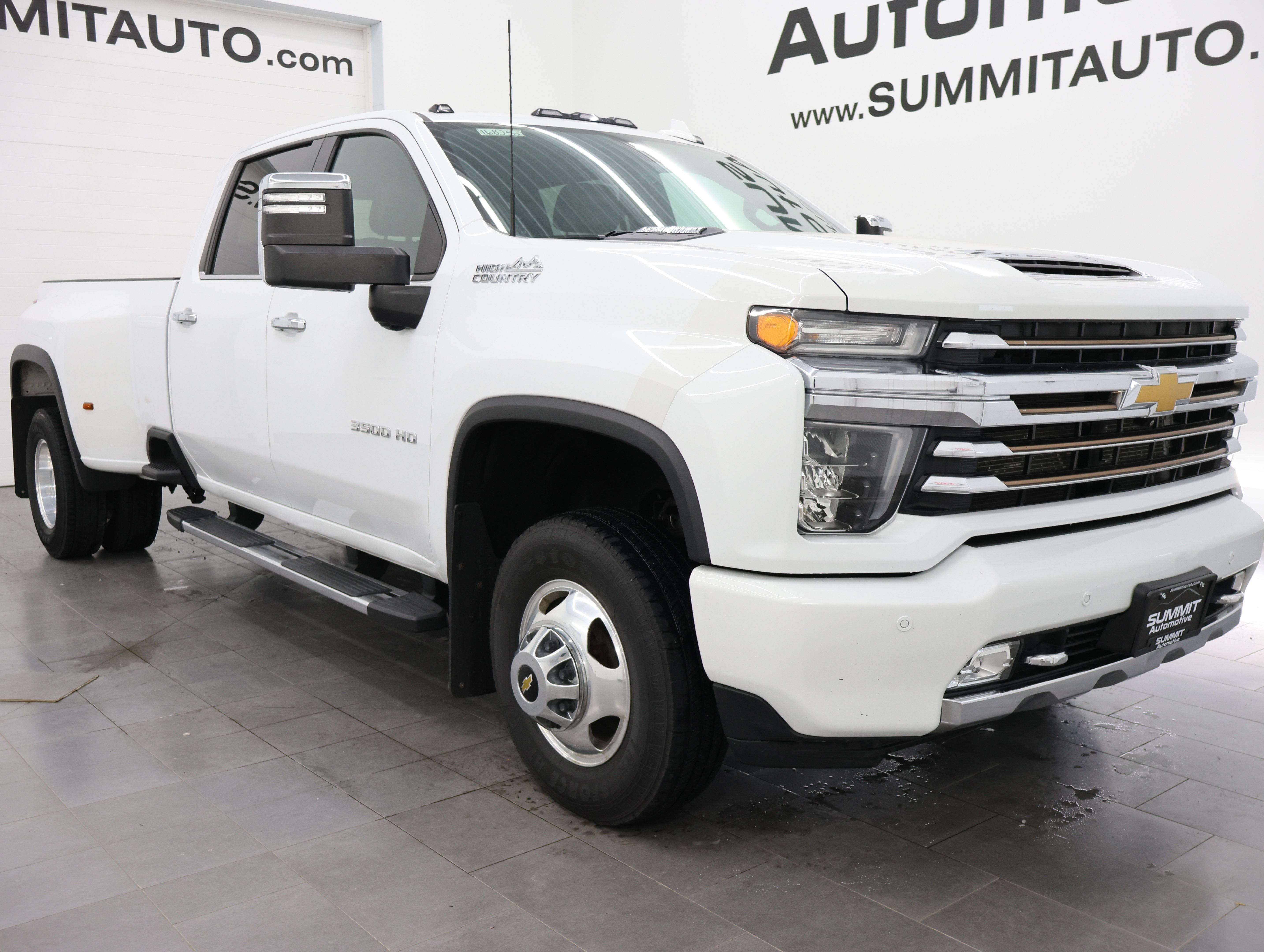 Used 2022 Chevrolet Silverado 3500 High Country w/ Snow Plow Prep/Camper Package AWD/4WD image 2