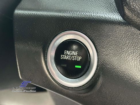 Used 2021 GMC Terrain SLT image 31