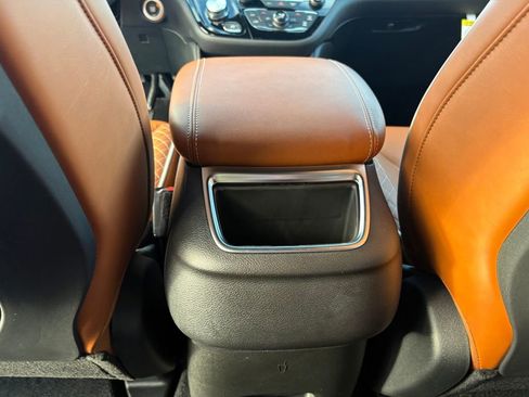 New 2026 Chrysler Pacifica Pinnacle w/ Trailer Tow Group image 37