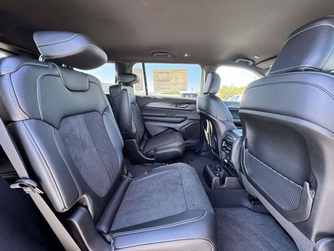 New 2025 Jeep Grand Cherokee L Laredo AWD/4WD image 16