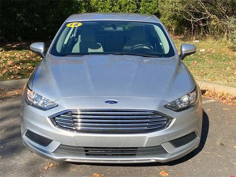 Used 2018 Ford Fusion S image 2
