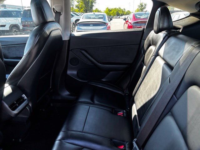 Used 2021 Tesla Model Y Long Range AWD/4WD image 28