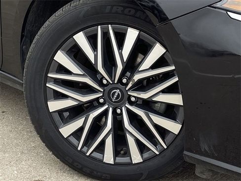 Used 2023 Nissan Altima 2.5 SV image 9