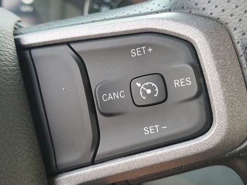Used 2024 RAM 2500 Tradesman w/ Chrome Appearance Group AWD/4WD image 20