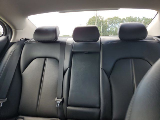 Used 2022 Genesis G70 2.0T RWD image 11