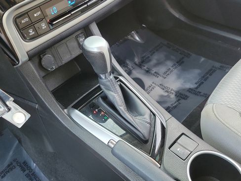 Used 2019 Toyota Corolla LE image 25