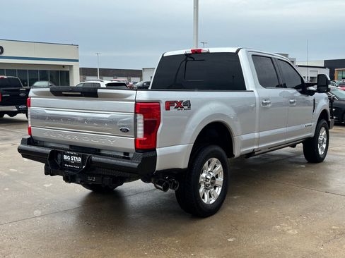 Used 2019 Ford F250 Platinum w/ Platinum Ultimate Package image 3