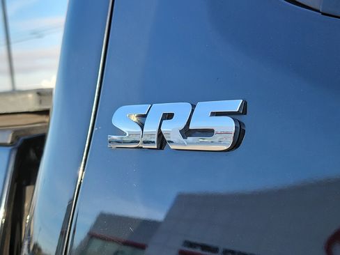 Used 2017 Toyota Tacoma SR5 image 6