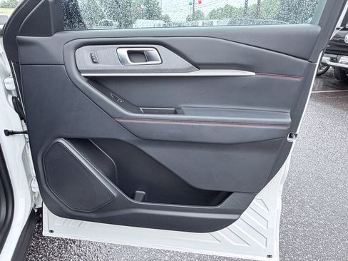 Used 2025 Ford Explorer ST-Line w/ ST-Line Street Pack AWD/4WD image 35