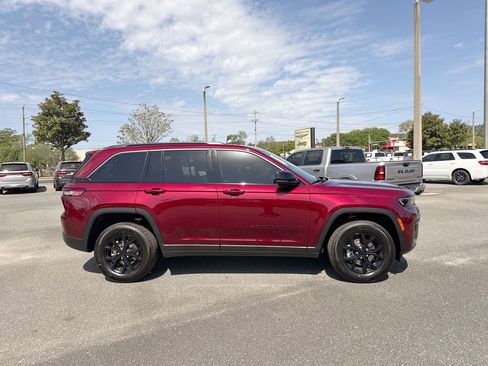New 2026 Jeep Grand Cherokee Altitude image 2